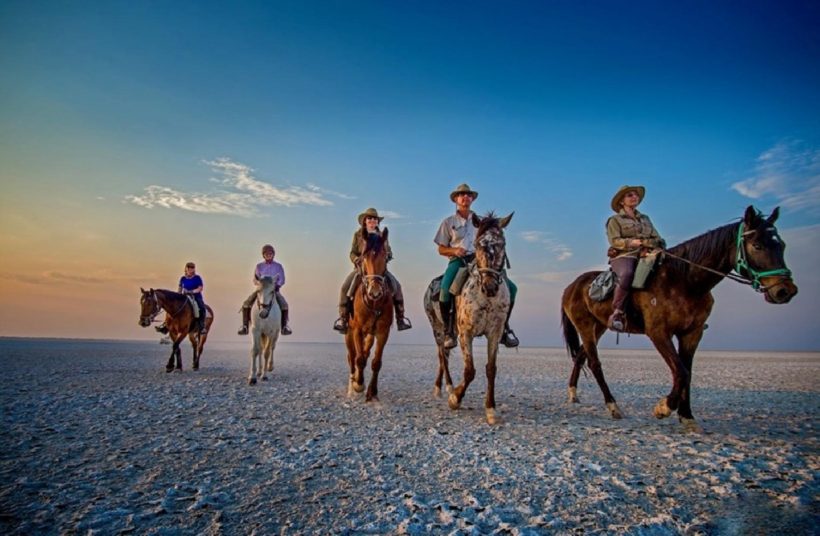 RUTAS A CABALLO EN EL KALAHARI (4)
